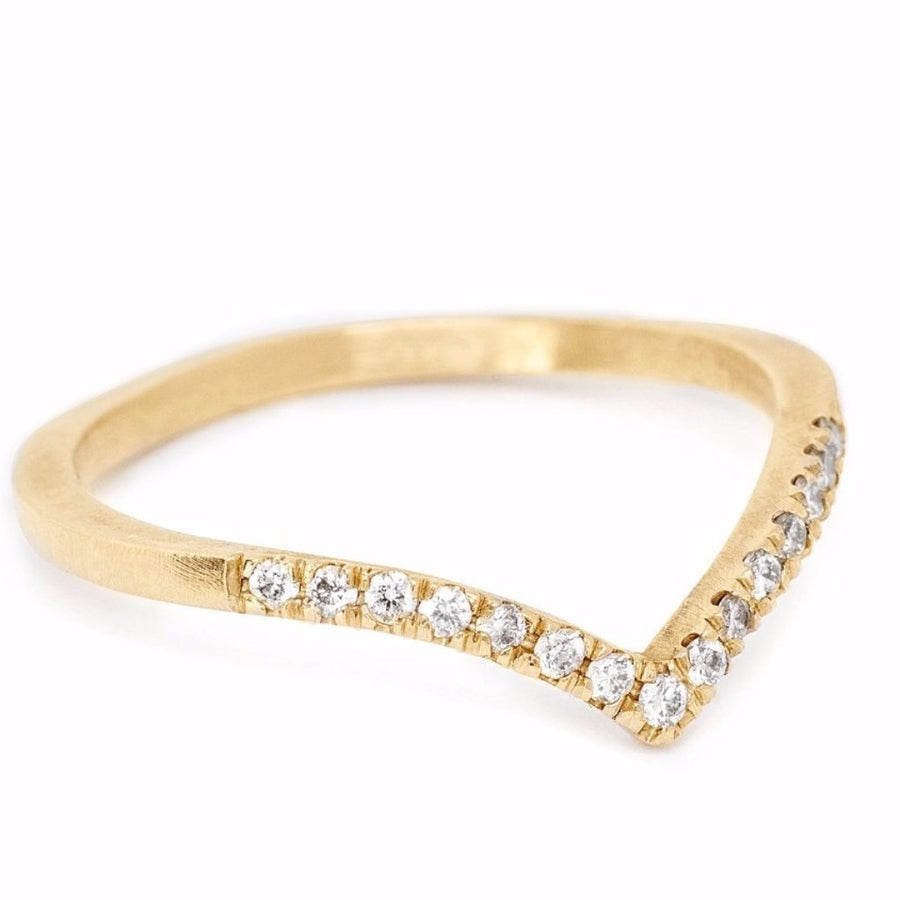 V shaped 14kt gold diamond wedding band
