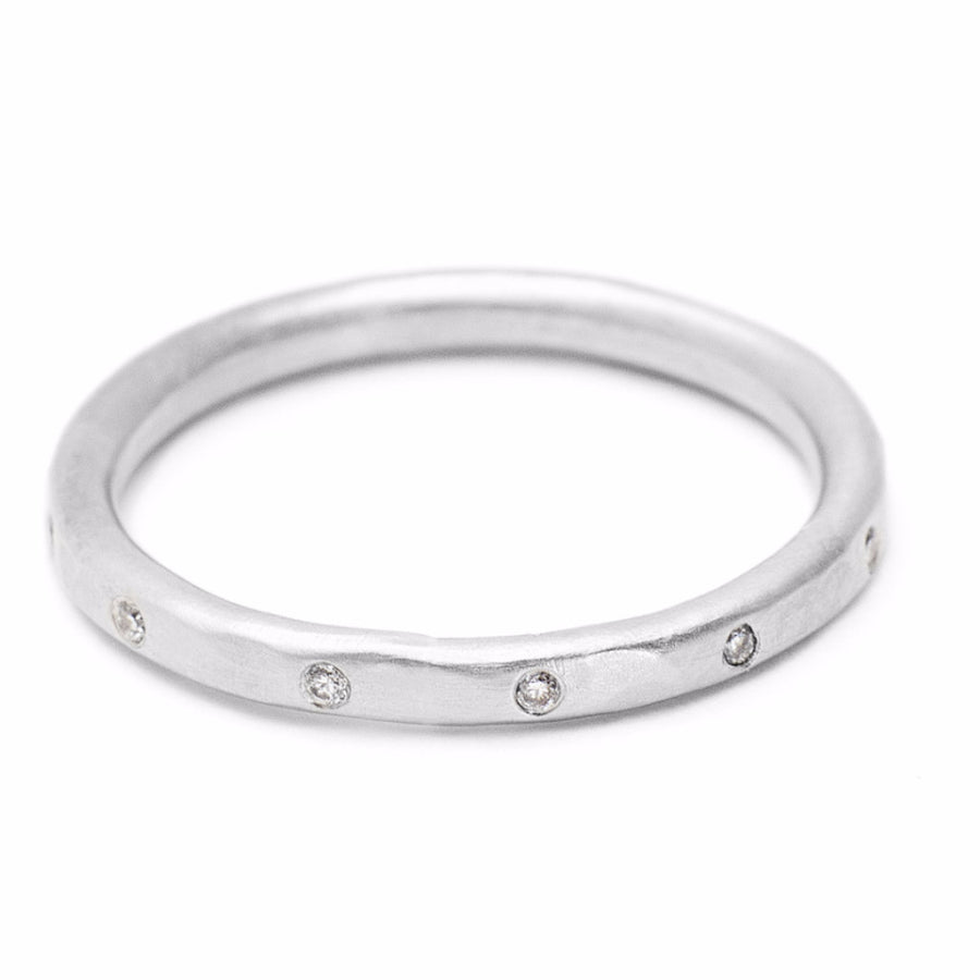 Hammered band with diamonds