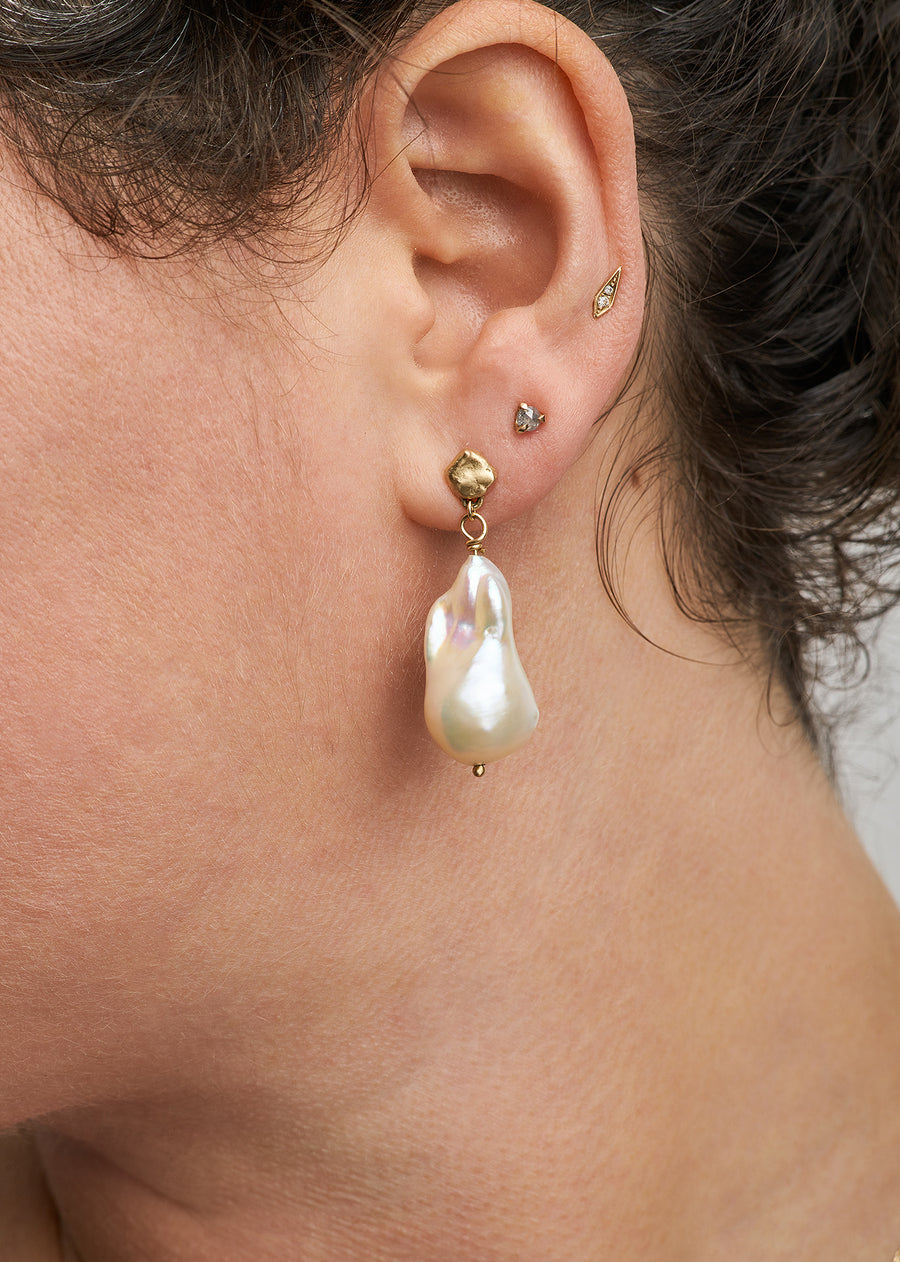Finn Pearl Earrings